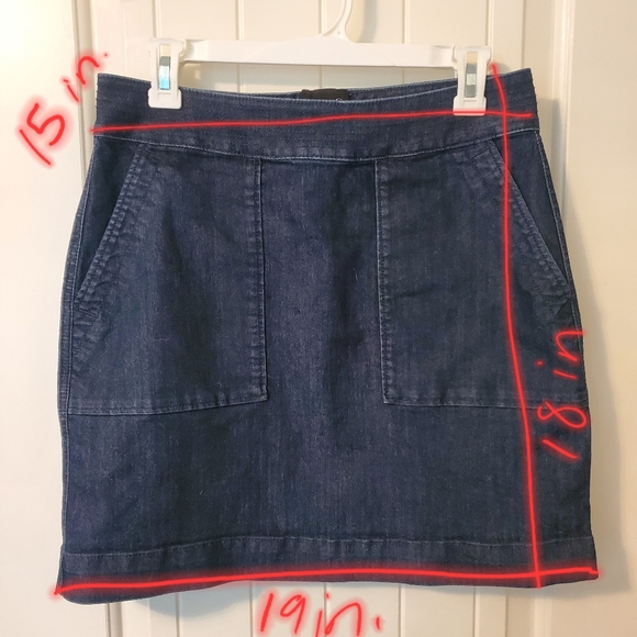 LOFT made and loved Denim skirt, Size 6P, like new, zipper closure - Picture 3 of 6